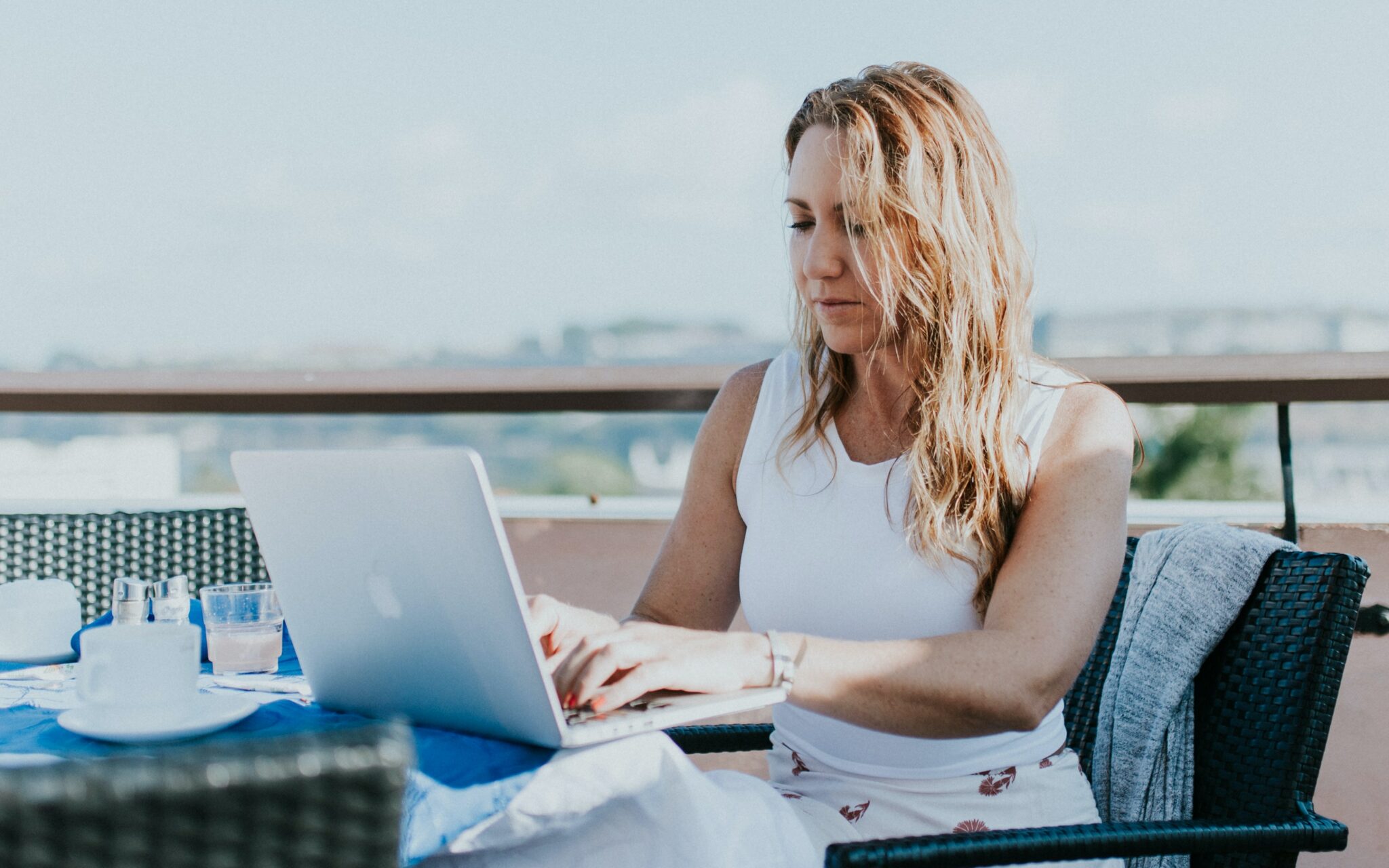 Money market funds - woman at laptop pic
